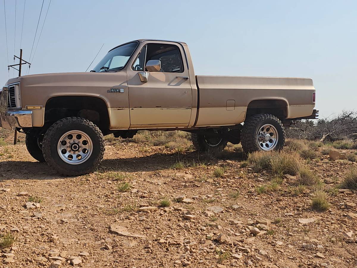 Gmc-Sierra-2500-1986-5