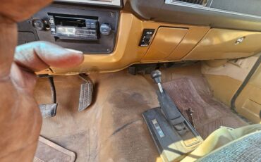 Gmc-Sierra-2500-1986-9