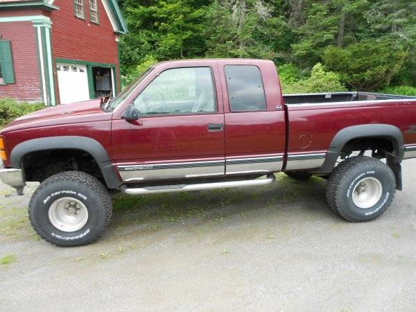 Gmc-Sierra-34-ton-nominal-1995-red-1