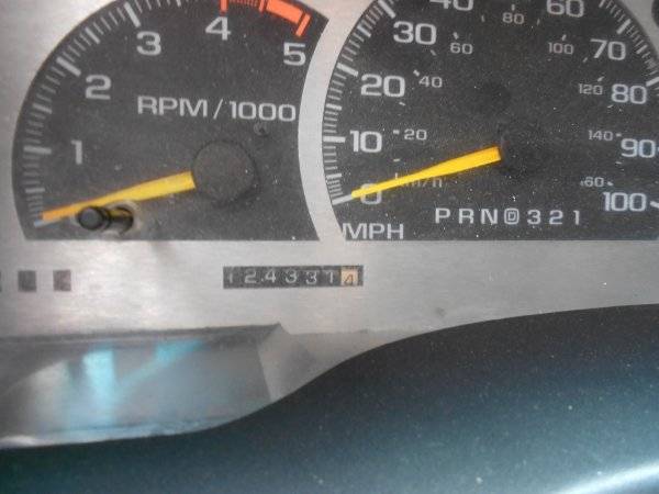 Gmc-Sierra-34-ton-nominal-1995-red-17