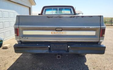 Gmc-Sierra-grande-diesel-1977-silver-1