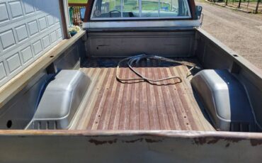 Gmc-Sierra-grande-diesel-1977-silver-2