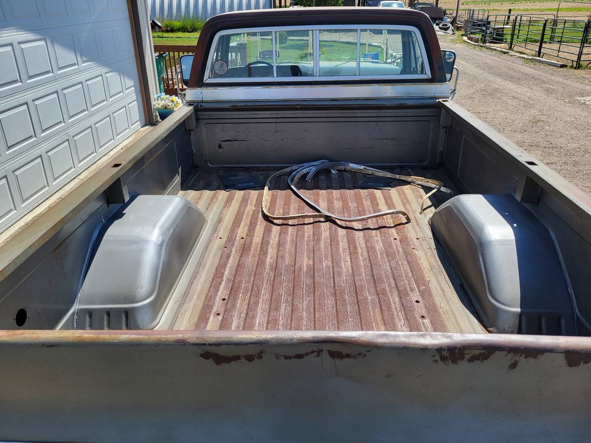Gmc-Sierra-grande-diesel-1977-silver-2