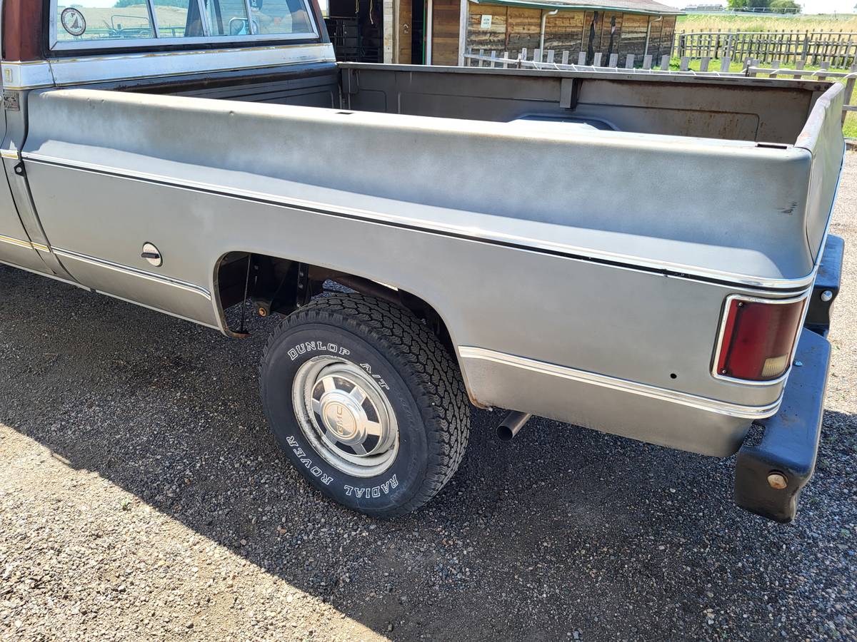 Gmc-Sierra-grande-diesel-1977-silver-7