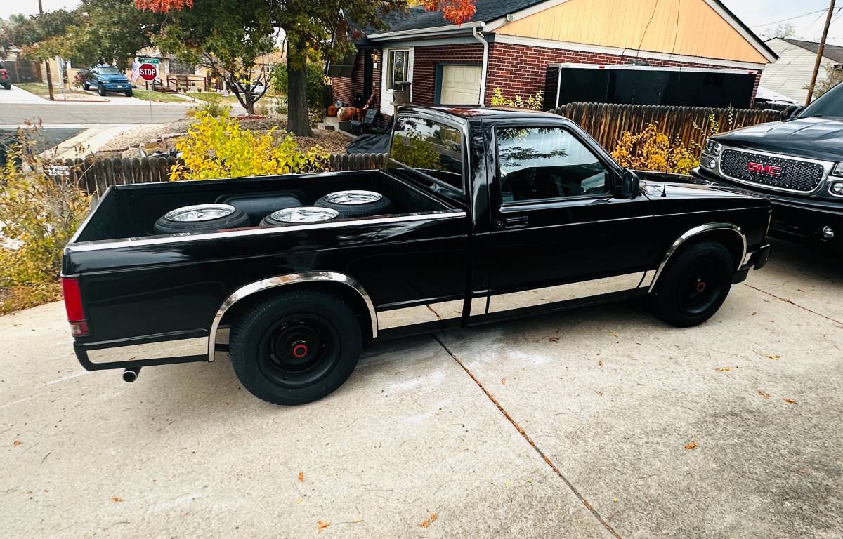 Gmc-Sonoma-1991-black-1