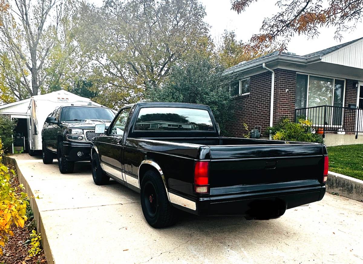 Gmc-Sonoma-1991-black-3