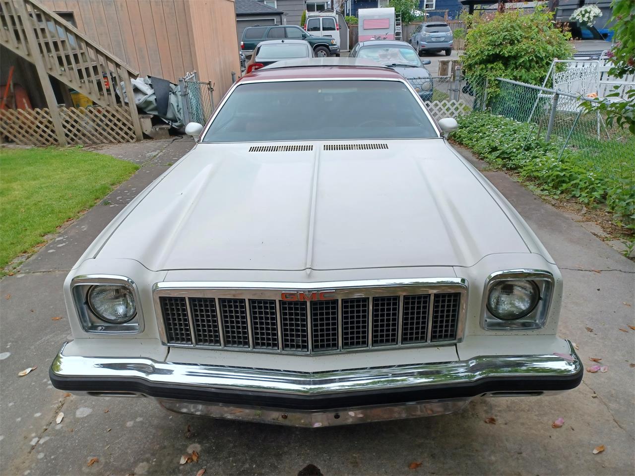 Gmc-Sprint-1975-WhiteampMaroon-Maroon-1