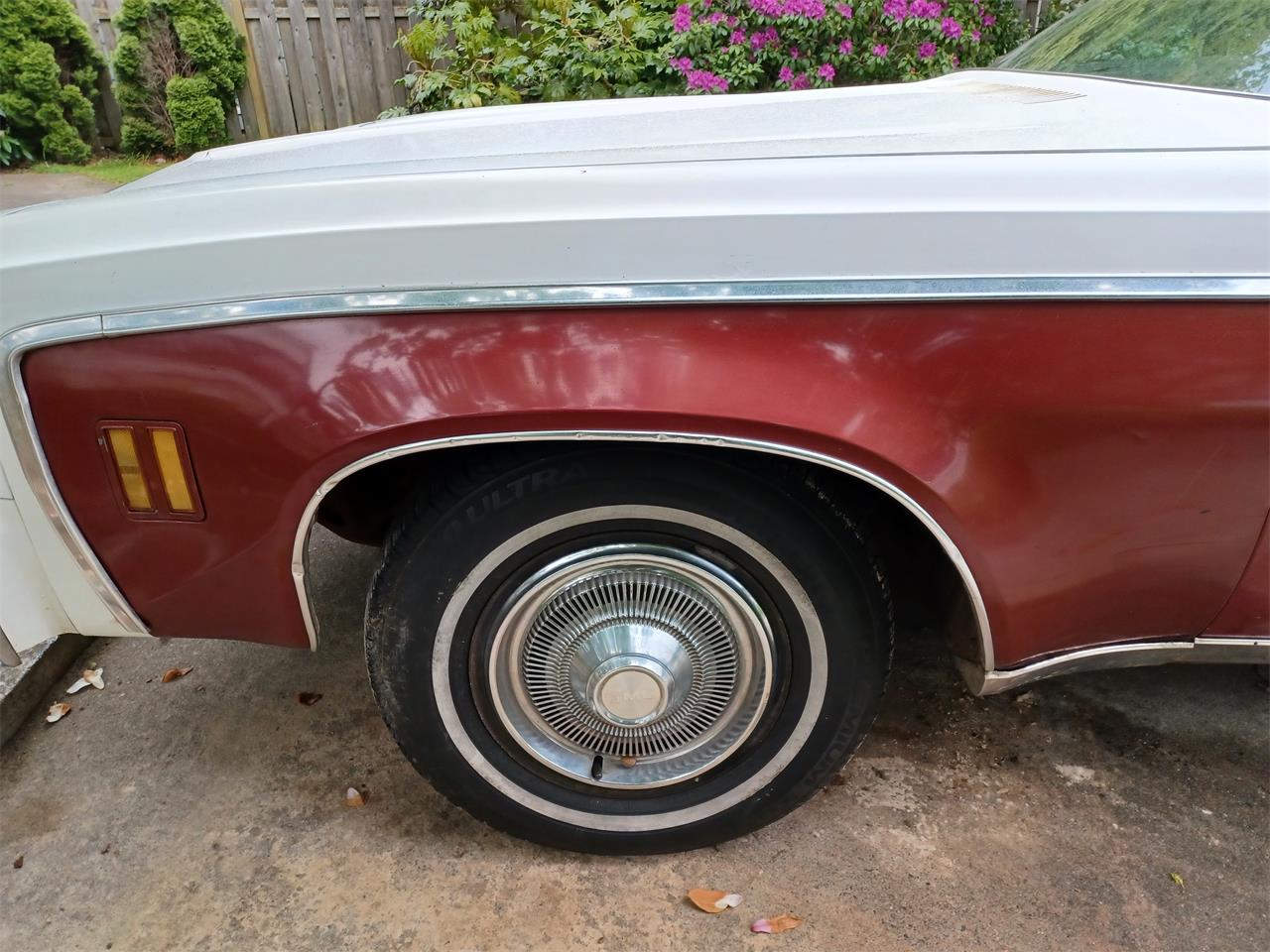 Gmc-Sprint-1975-WhiteampMaroon-Maroon-17