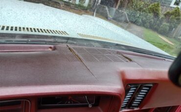 Gmc-Sprint-1975-WhiteampMaroon-Maroon-4