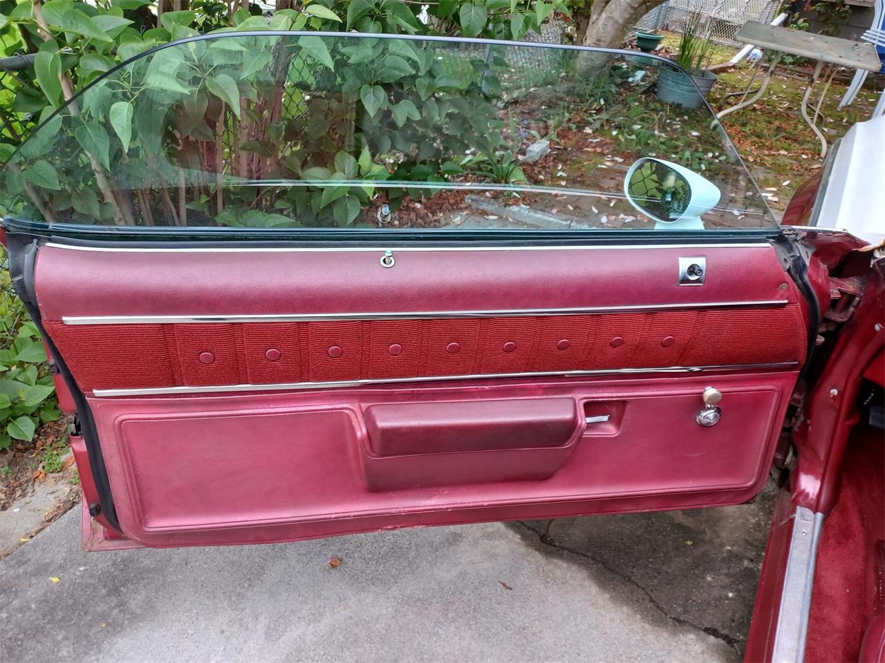Gmc-Sprint-1975-WhiteampMaroon-Maroon-8