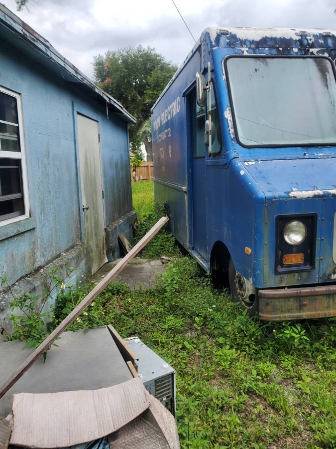 Gmc-Step-van-1984-3