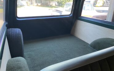 Gmc-Suburban-1972-Greencream-Greentan-11
