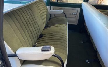 Gmc-Suburban-1972-Greencream-Greentan-3