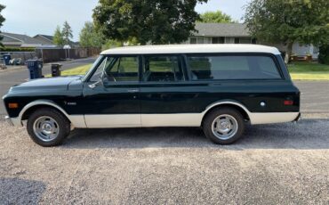 Gmc-Suburban-1972-Greencream-Greentan