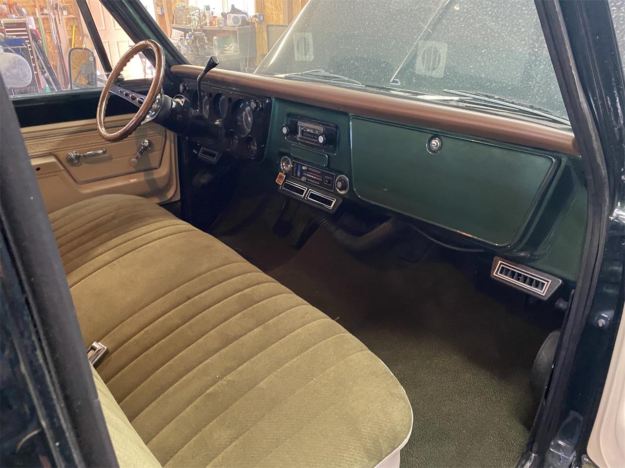 Gmc-Suburban-1972-Greencream-Greentan-5