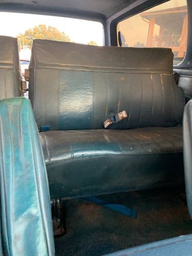Gmc-Suburban-1986-Blue-3