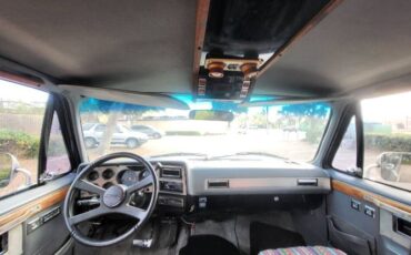 Gmc-Suburban-1987-Black-12