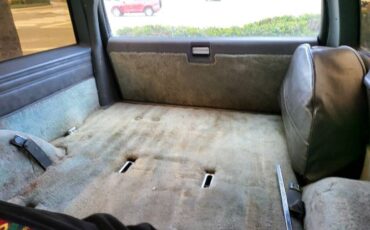 Gmc-Suburban-1987-Black-3