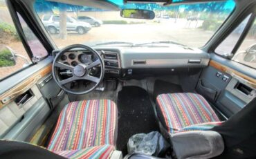 Gmc-Suburban-1987-Black-4