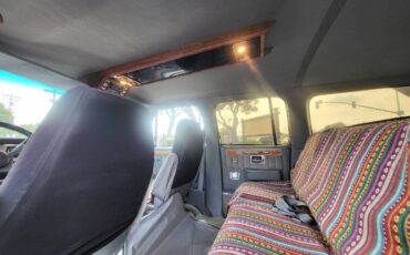 Gmc-Suburban-1987-Black-9