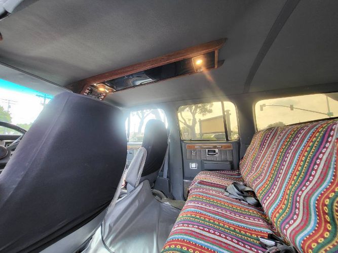 Gmc-Suburban-1987-Black-9