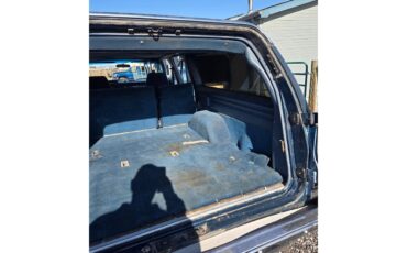 Gmc-Suburban-1987-Blue-Blue-13