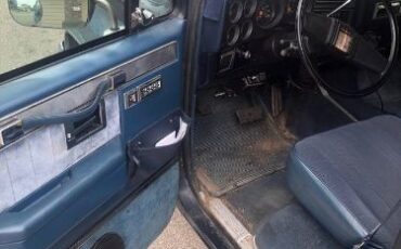 Gmc-Suburban-1988-Blue-10
