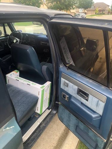 Gmc-Suburban-1988-Blue-11