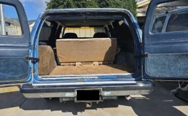 Gmc-Suburban-1988-Blue-12