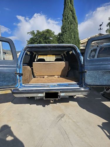 Gmc-Suburban-1988-Blue-12