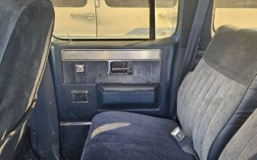 Gmc-Suburban-1988-Blue-17