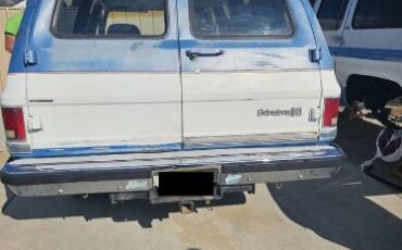 Gmc-Suburban-1988-Blue-2