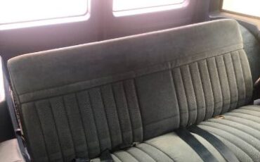 Gmc-Suburban-1988-Blue-3