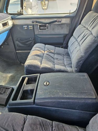 Gmc-Suburban-1988-Blue-8