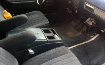 Gmc-Suburban-1988-Blue-9