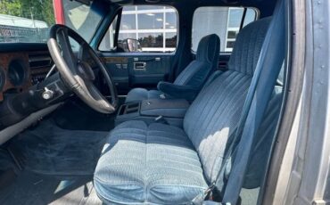 Gmc-Suburban-1990-Silver-18