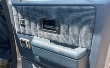 Gmc-Suburban-1990-Silver-24
