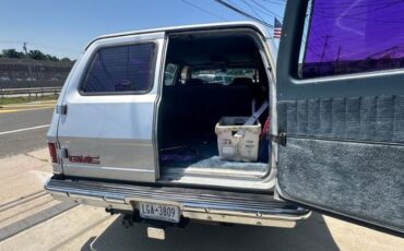 Gmc-Suburban-1990-Silver-35