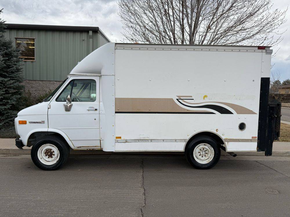 Gmc-Vandura-1994-silver-1