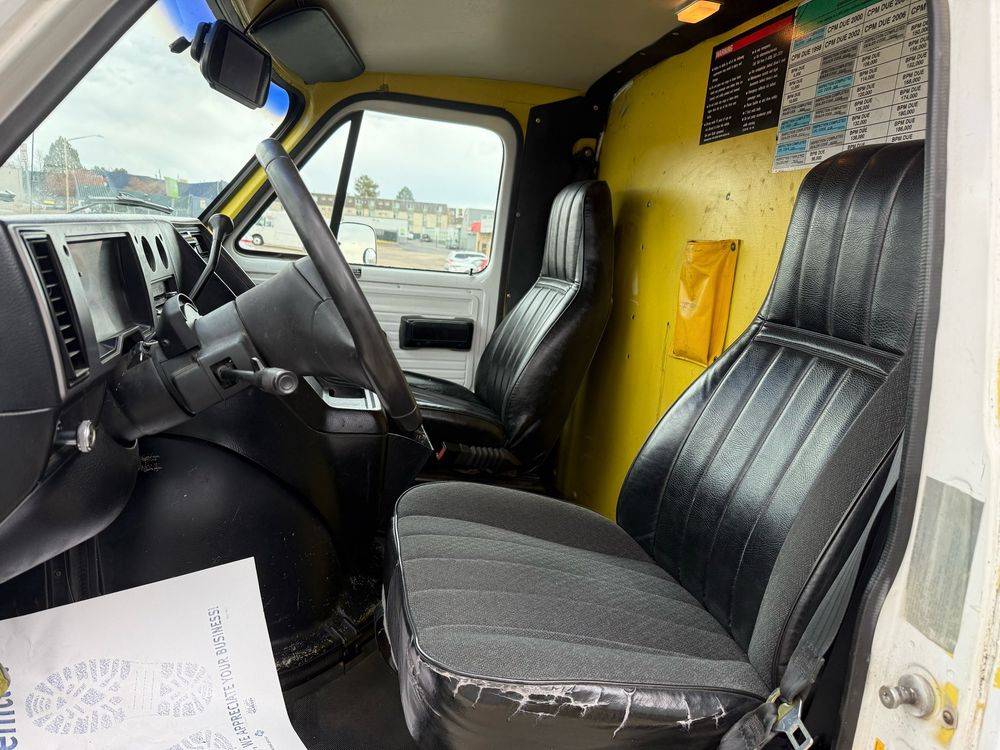 Gmc-Vandura-1994-silver-11