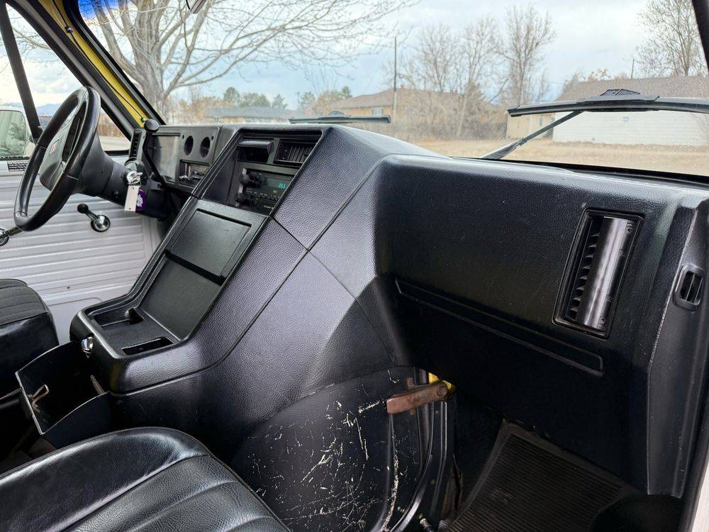 Gmc-Vandura-1994-silver-17