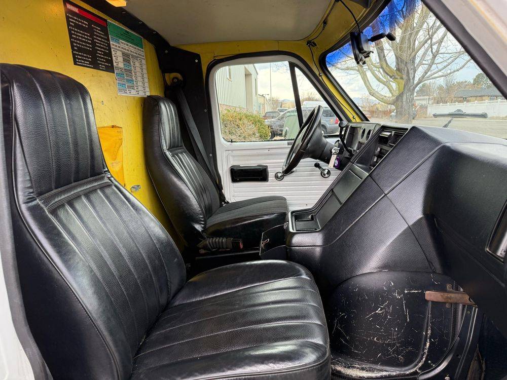 Gmc-Vandura-1994-silver-18