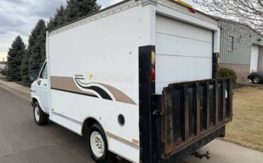 Gmc-Vandura-1994-silver-2