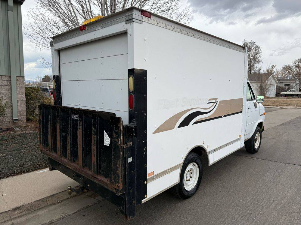 Gmc-Vandura-1994-silver-4