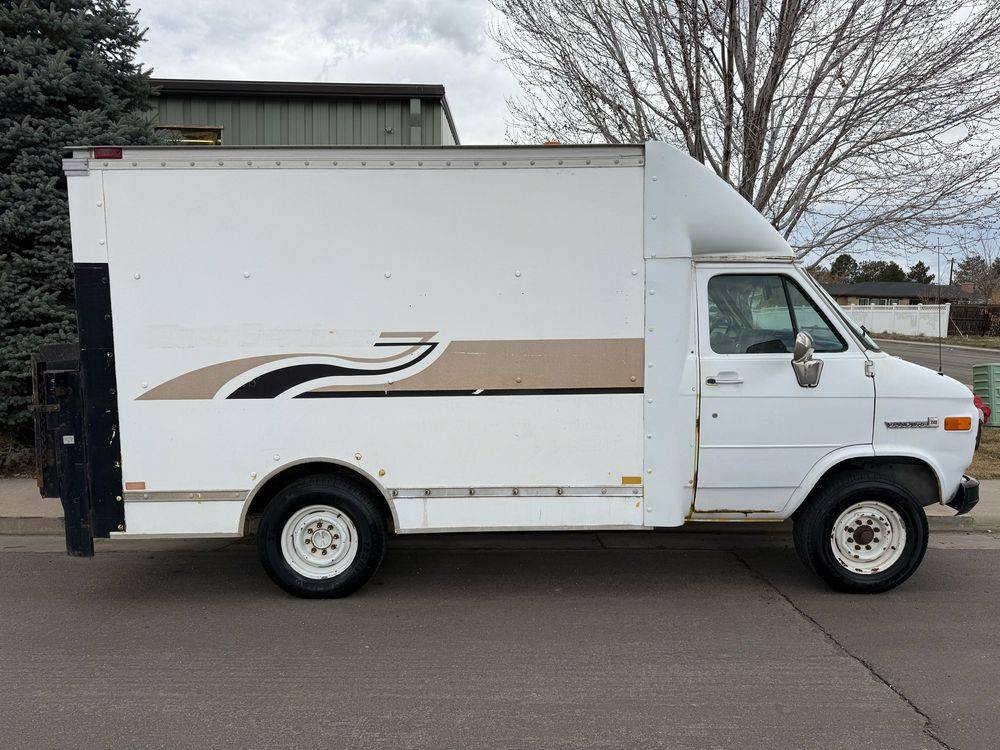 Gmc-Vandura-1994-silver-5