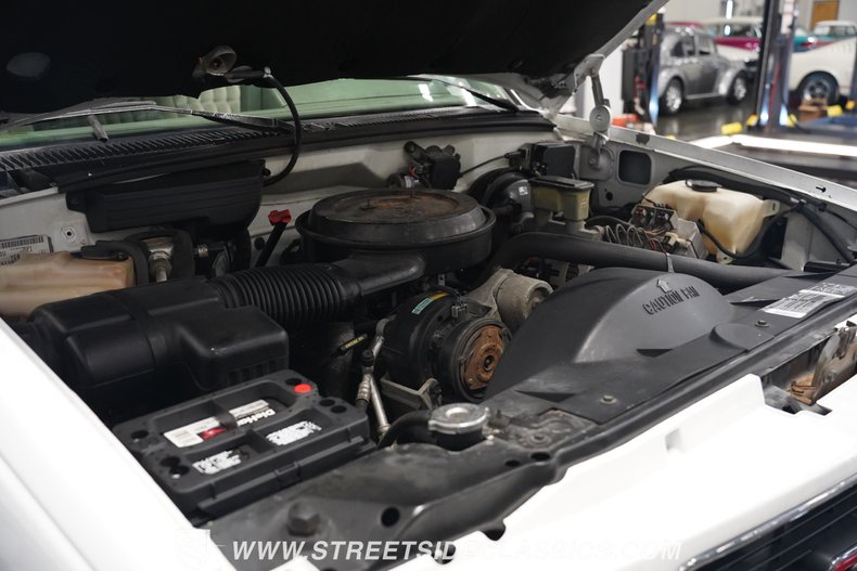 Gmc-Yukon-1994-Olympic-White-Light-Gray-33
