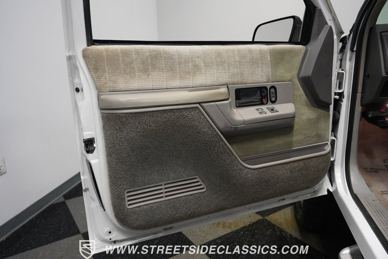 Gmc-Yukon-1994-Olympic-White-Light-Gray-37