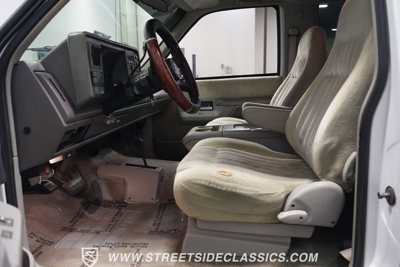 Gmc-Yukon-1994-Olympic-White-Light-Gray-38