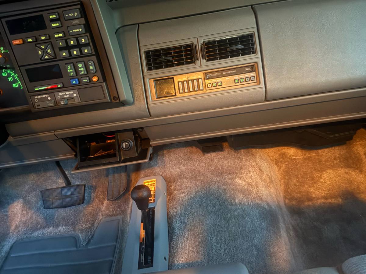 Gmc-Yukon-1994-white-10
