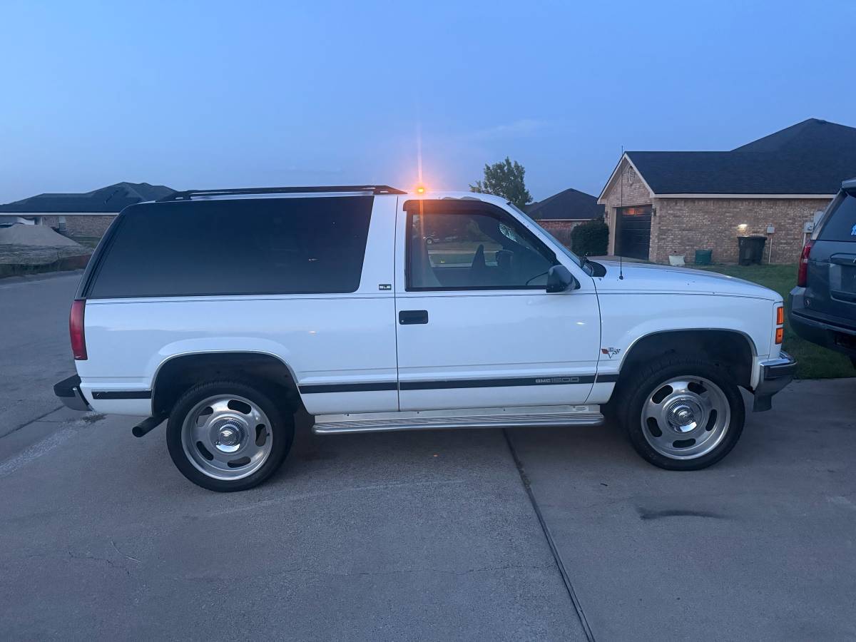 Gmc-Yukon-1994-white